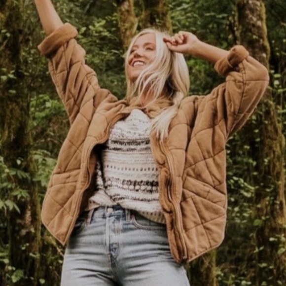 Free People Jackets & Blazers - ✨Free People✨ Quilted Dolman Jacket